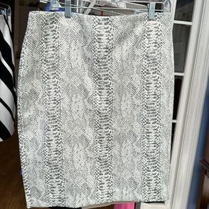 Ann Taylor Pencil Skirt Snake skin design size 14